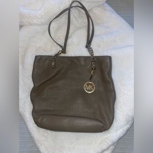 Olive green purse large 
Dimensions approx. - 12.5 W x 10.25 H x 5.5